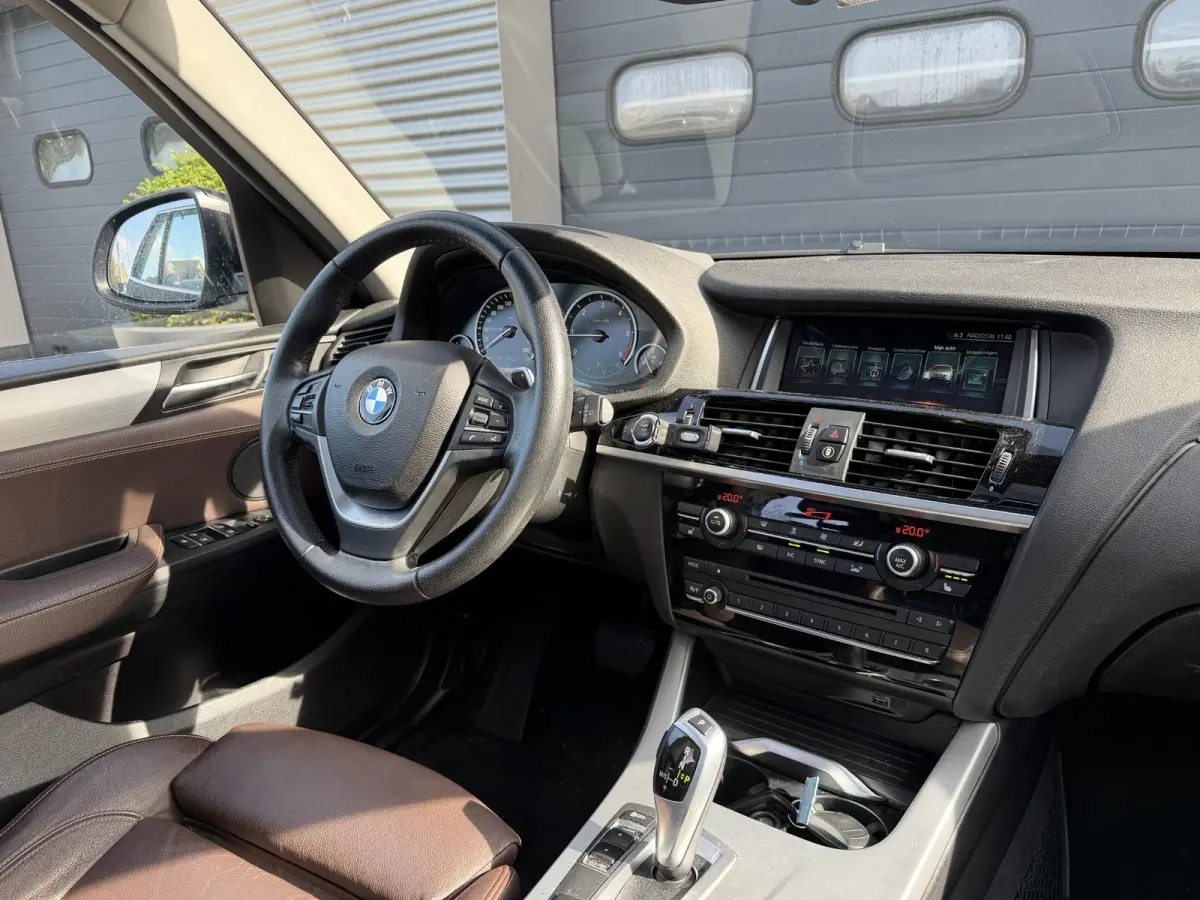 xDrive20d Centennial High Executive | Panoramadak | Head-Up Display | Navigatie | Lederen Bekleding |