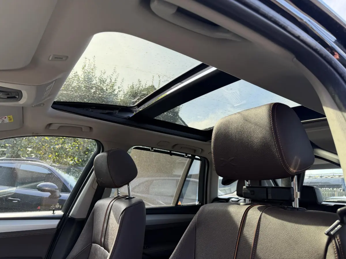 xDrive20d Centennial High Executive | Panoramadak | Head-Up Display | Navigatie | Lederen Bekleding |