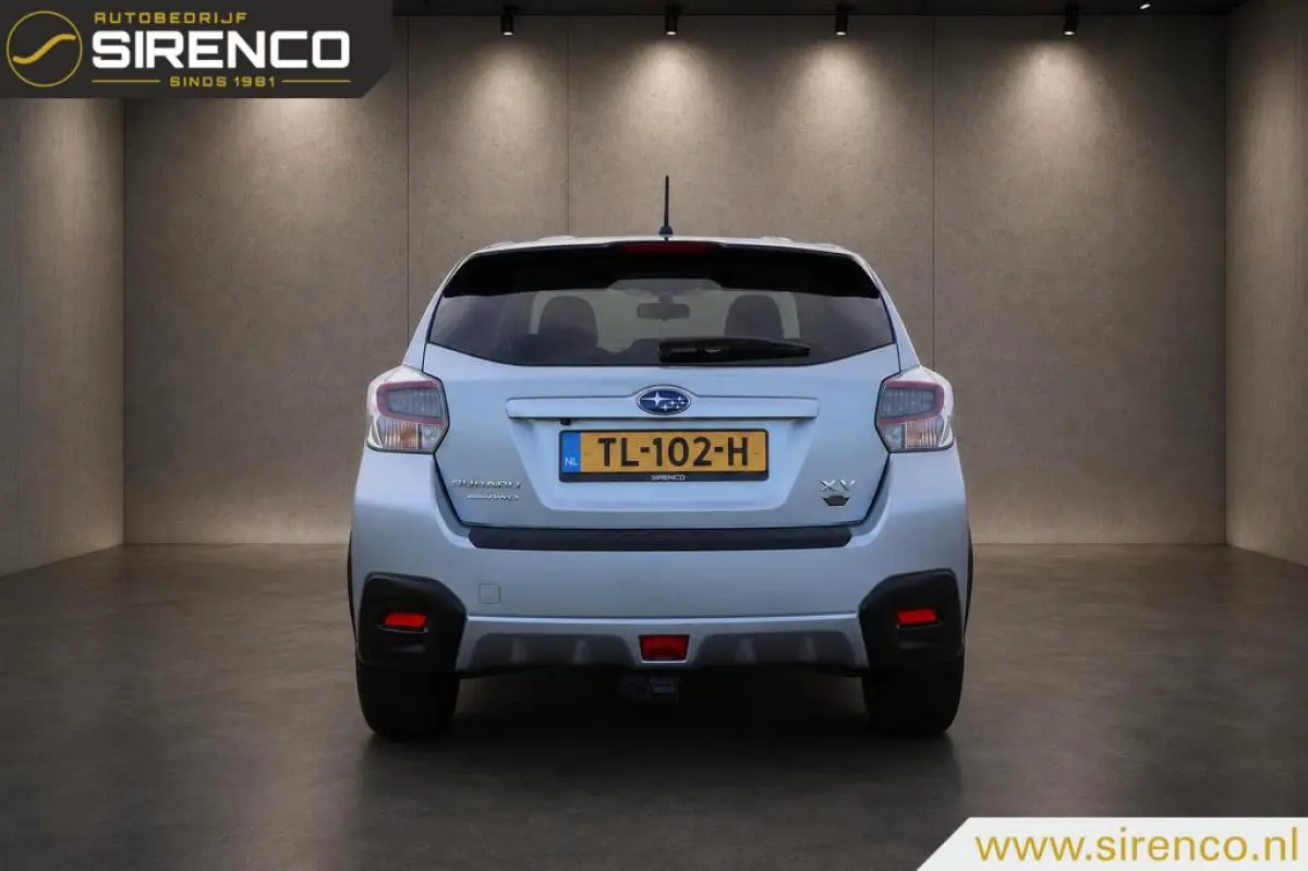 2.0i Premium AWD | leder | stoelverwarming | trekhaak | navigatie | bluetooth | climate & cruise control | keyless