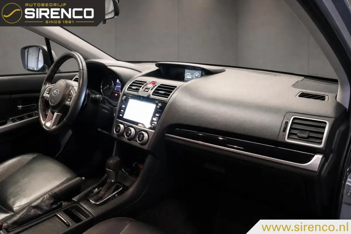 2.0i Premium AWD | leder | stoelverwarming | trekhaak | navigatie | bluetooth | climate & cruise control | keyless