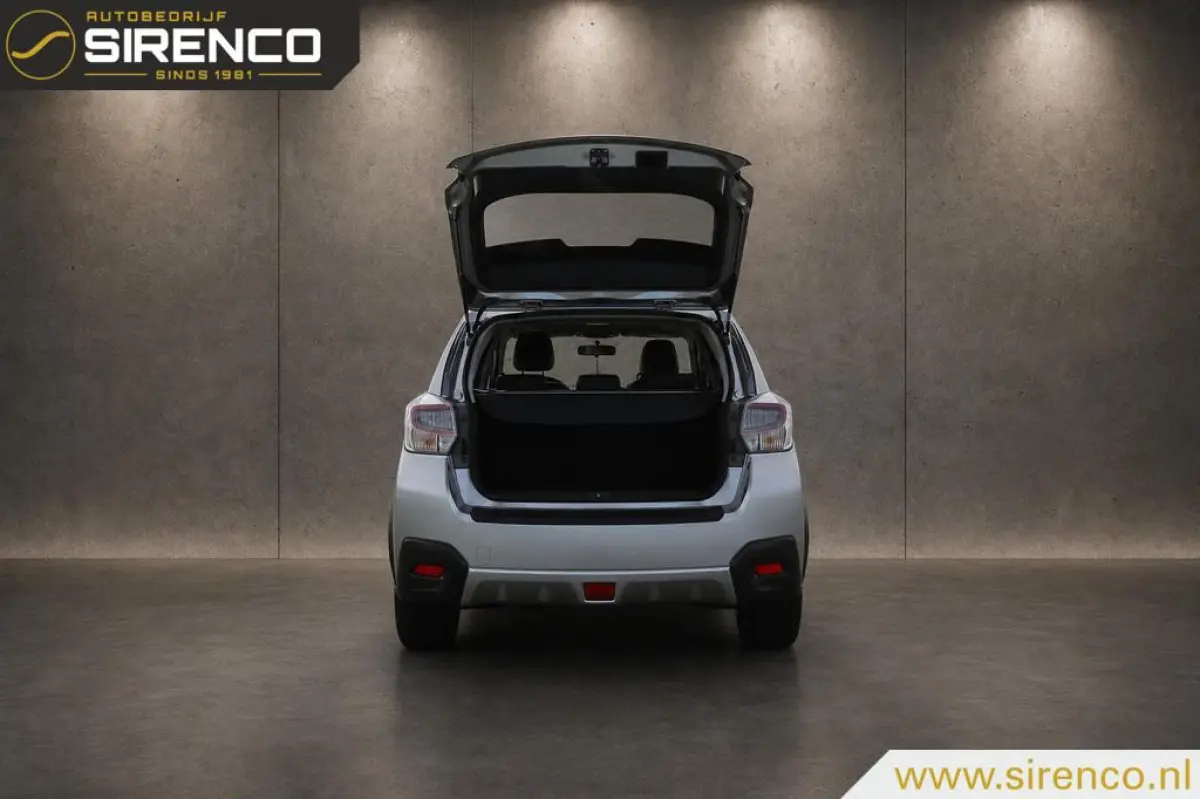 2.0i Premium AWD | leder | stoelverwarming | trekhaak | navigatie | bluetooth | climate & cruise control | keyless