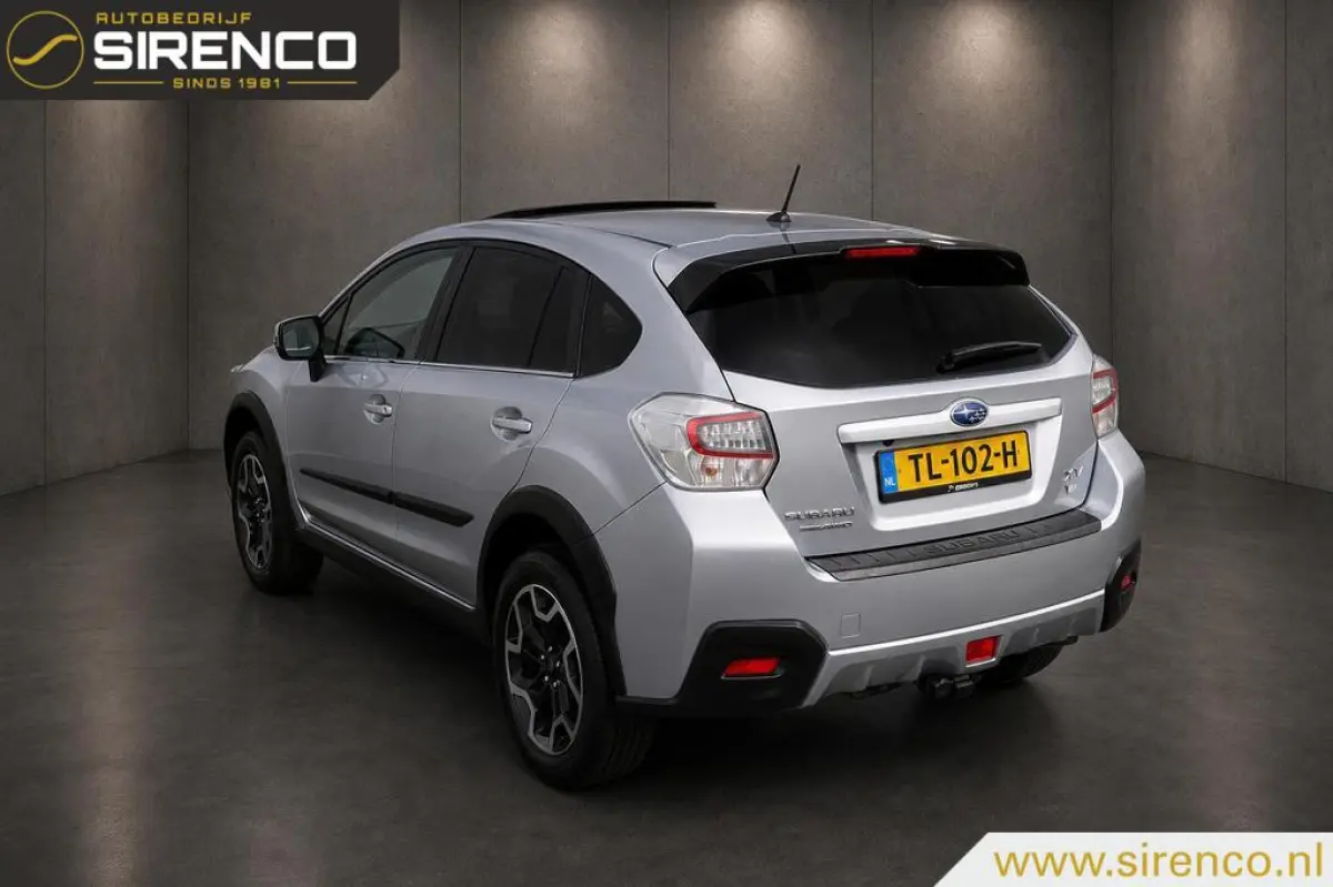 2.0i Premium AWD | leder | stoelverwarming | trekhaak | navigatie | bluetooth | climate & cruise control | keyless