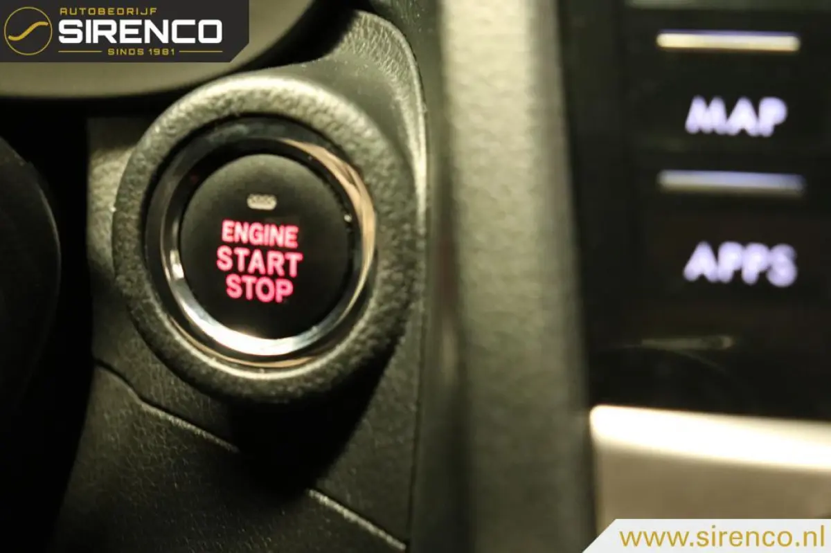 2.0i Premium AWD | leder | stoelverwarming | trekhaak | navigatie | bluetooth | climate & cruise control | keyless