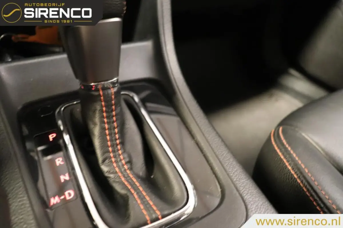 2.0i Premium AWD | leder | stoelverwarming | trekhaak | navigatie | bluetooth | climate & cruise control | keyless