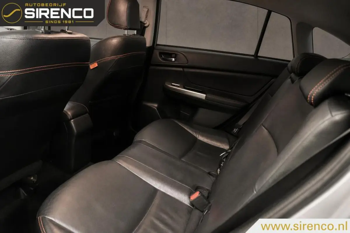 2.0i Premium AWD | leder | stoelverwarming | trekhaak | navigatie | bluetooth | climate & cruise control | keyless