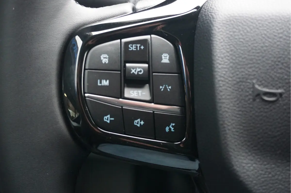 320L 218PK 71KWH Limited AUT BPM VRIJ!! Navi, ACC, 360° Cam, 17" LM!! NR. EC29