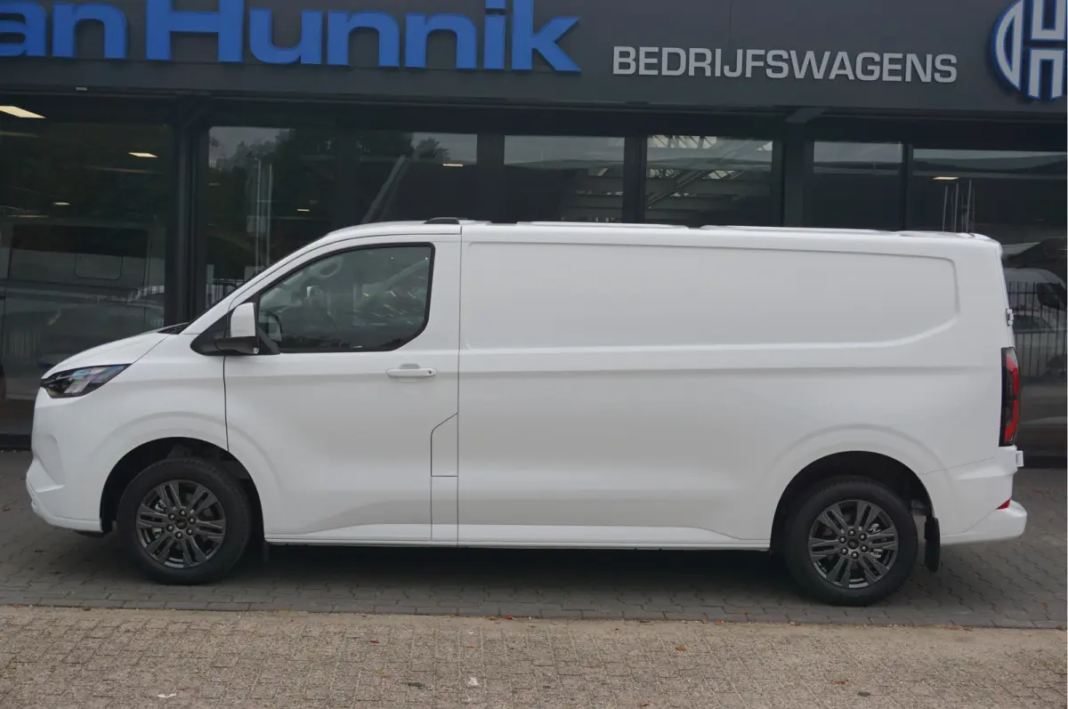 320L 218PK 71KWH Limited AUT BPM VRIJ!! Navi, ACC, 360° Cam, 17" LM!! NR. EC29
