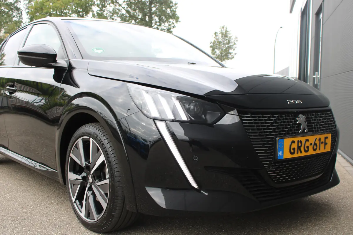 1.2 PureTech 130pk EAT8 GT | Automaat | Panoramadak | Navigatie | Camera | Apple carplay | Bluetooth |