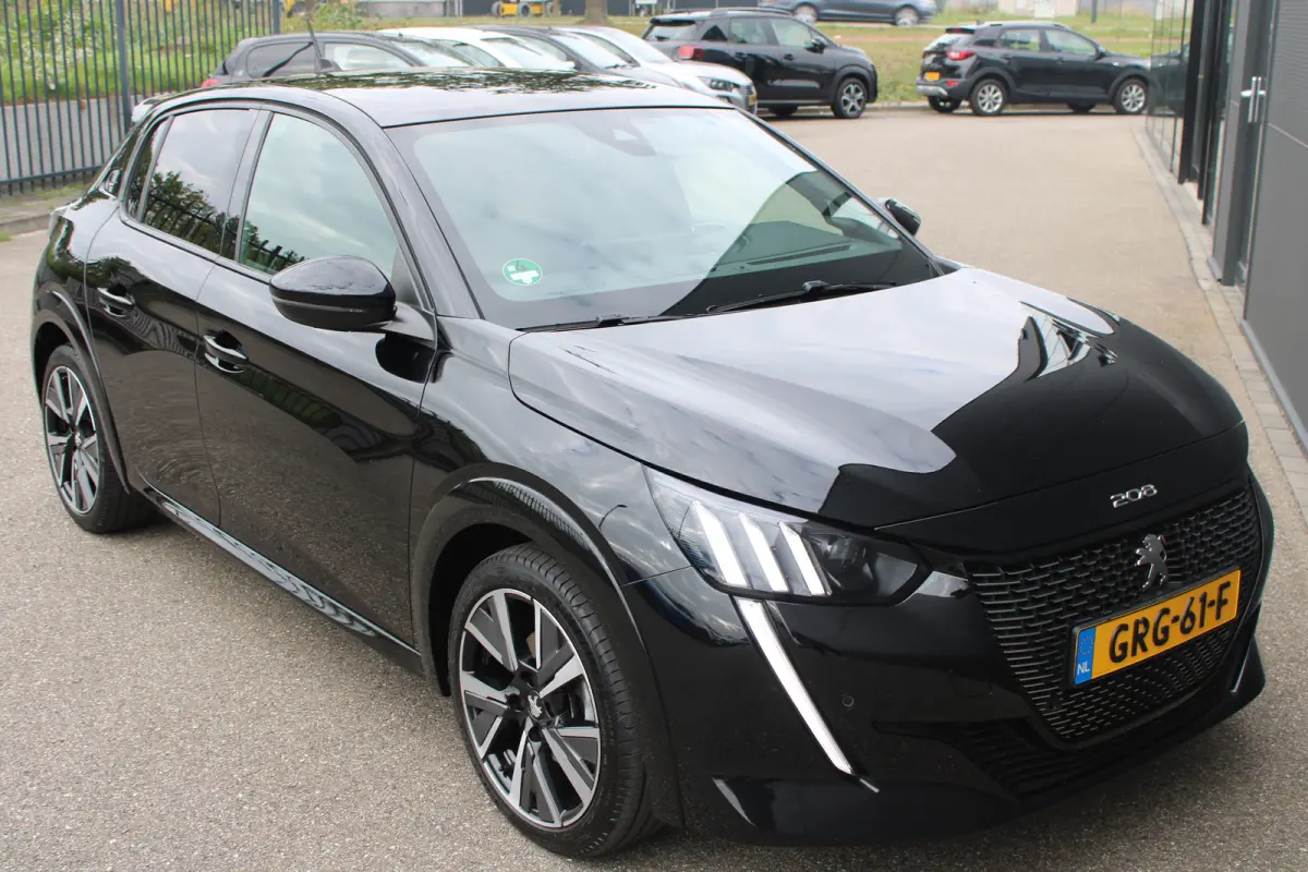 1.2 PureTech 130pk EAT8 GT | Automaat | Panoramadak | Navigatie | Camera | Apple carplay | Bluetooth |