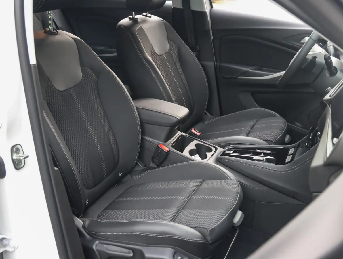 1.6 225pk Hybrid GS | Navigatie | Camera | Stoel- en stuurverwarming | Dodehoekbewaking