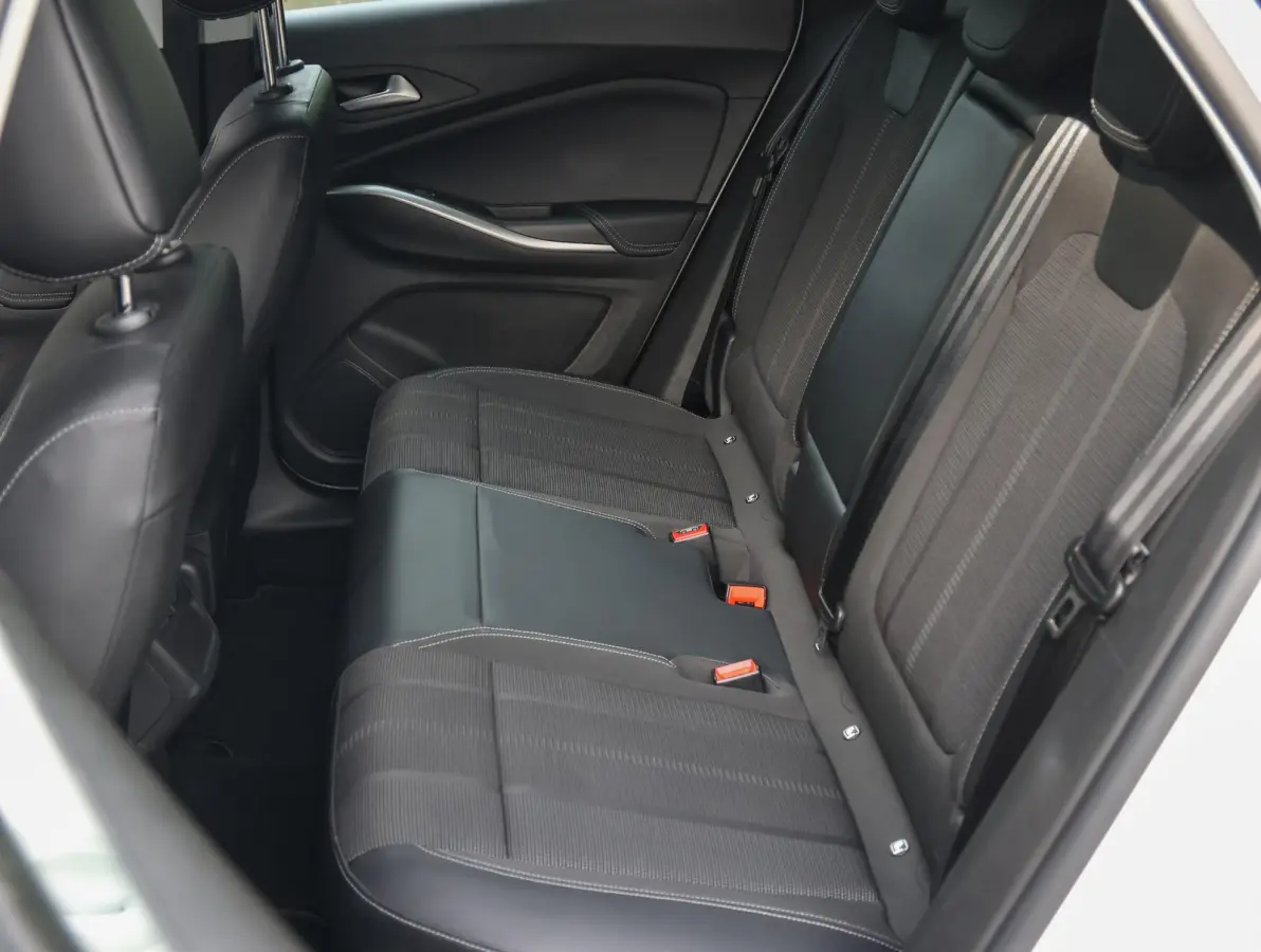 1.6 225pk Hybrid GS | Navigatie | Camera | Stoel- en stuurverwarming | Dodehoekbewaking