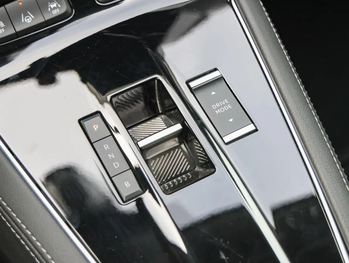 1.6 225pk Hybrid GS | Navigatie | Camera | Stoel- en stuurverwarming | Dodehoekbewaking