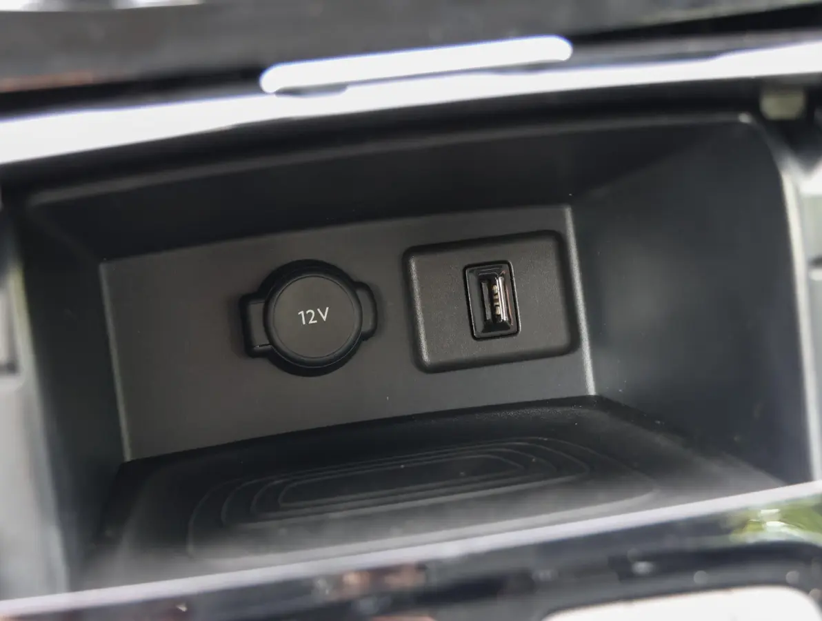 1.6 225pk Hybrid GS | Navigatie | Camera | Stoel- en stuurverwarming | Dodehoekbewaking