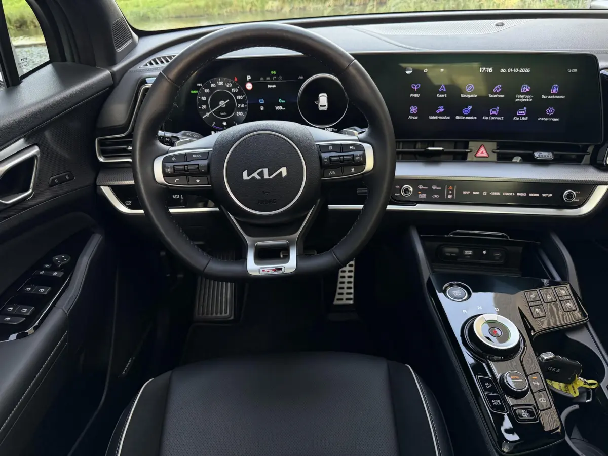 1.6 T-GDi Plug-in Hybrid AWD GT-PlusLine | Volledig Black Pack | 360 camera | Dodehoek camera | Memory seats | Harman/Kardon geluidsinstallatie | Glazen schuif-/kanteldak | Stoelventilatie |