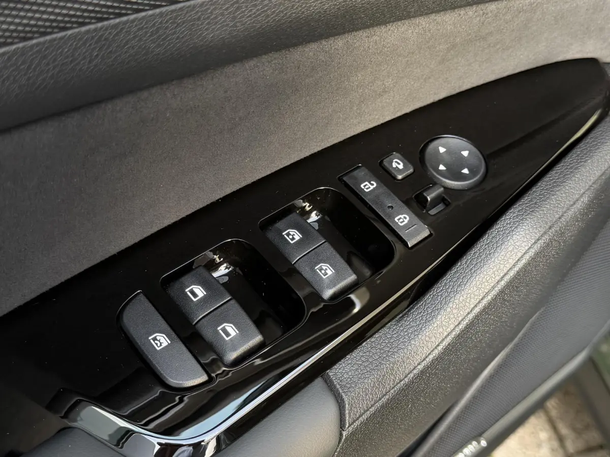 1.6 T-GDi Plug-in Hybrid AWD GT-PlusLine | Volledig Black Pack | 360 camera | Dodehoek camera | Memory seats | Harman/Kardon geluidsinstallatie | Glazen schuif-/kanteldak | Stoelventilatie |