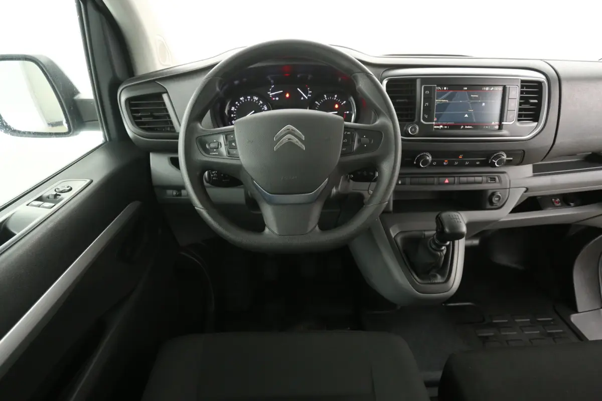 Citroën Jumpy 2.0 BlueHDI 145PK L3H1 | DC | 6 Zits |  Airco | Cruise | Trekhaak | Carplay | Navi