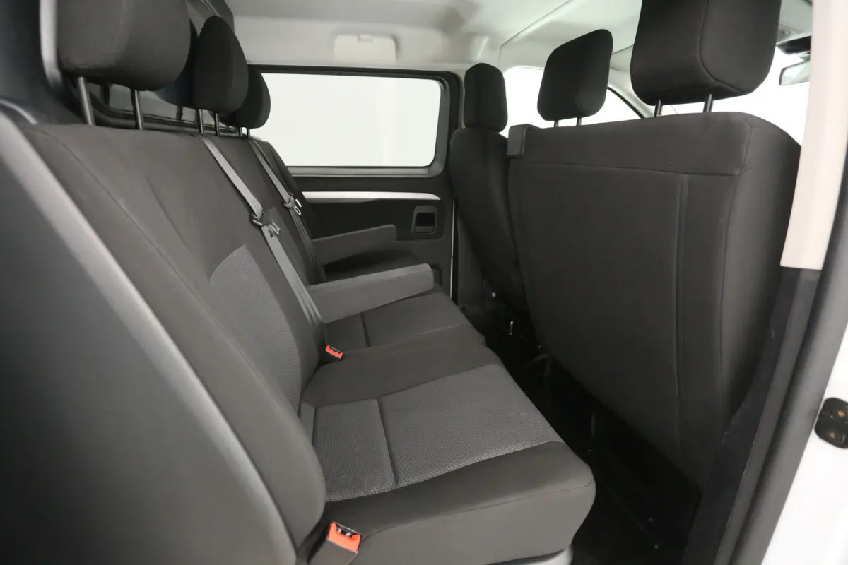 Citroën Jumpy 2.0 BlueHDI 145PK L3H1 | DC | 6 Zits |  Airco | Cruise | Trekhaak | Carplay | Navi