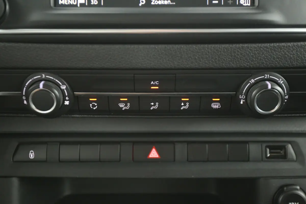 Citroën Jumpy 2.0 BlueHDI 145PK L3H1 | DC | 6 Zits |  Airco | Cruise | Trekhaak | Carplay | Navi