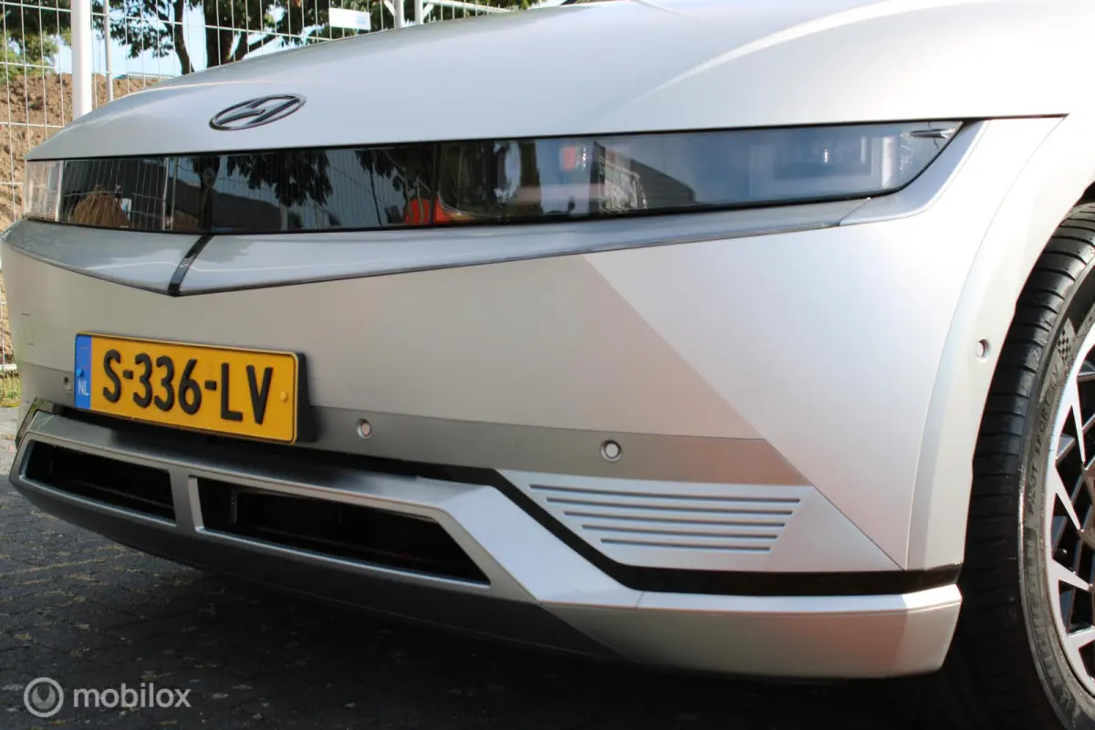Lounge 77.4 kWh, Panoramadak, Leer, Stoelverwarming + Koeling, Donker glas, Mat grijs, 20 Inch LMV, Navi, App connect, Head-up display, Alle opties !!