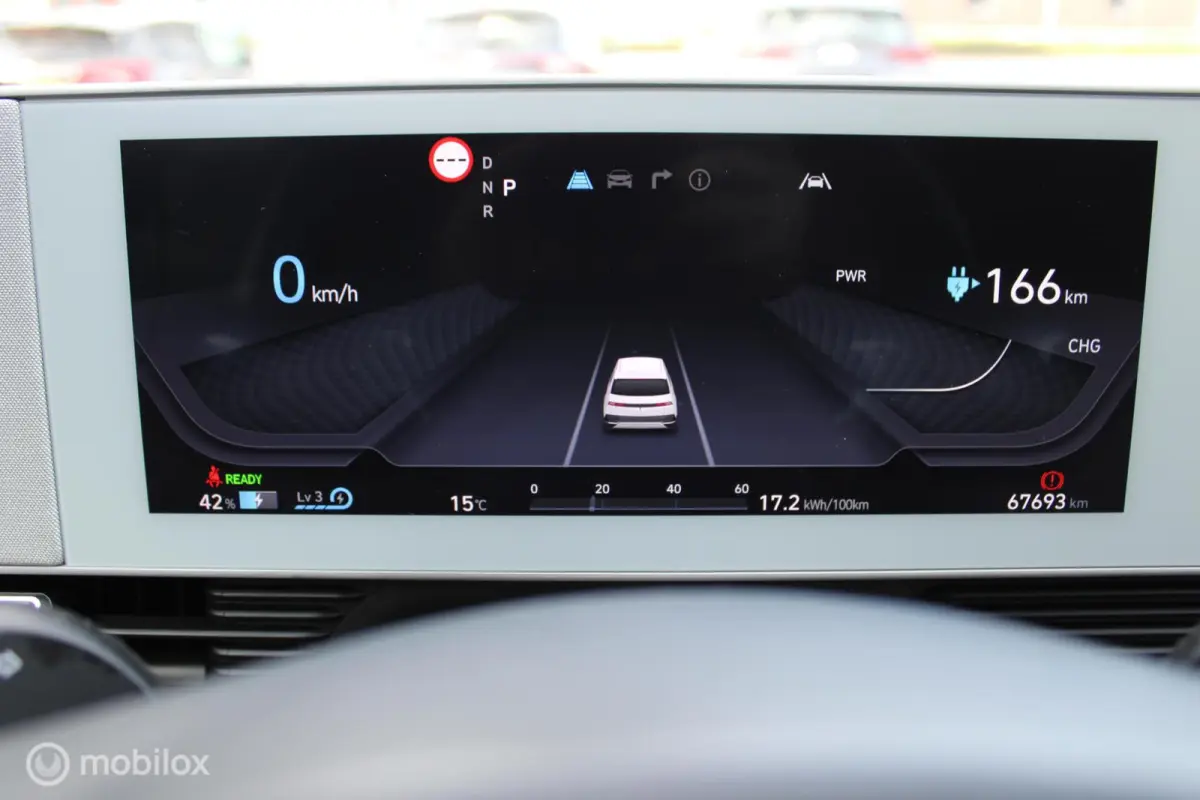 Lounge 77.4 kWh, Panoramadak, Leer, Stoelverwarming + Koeling, Donker glas, Mat grijs, 20 Inch LMV, Navi, App connect, Head-up display, Alle opties !!