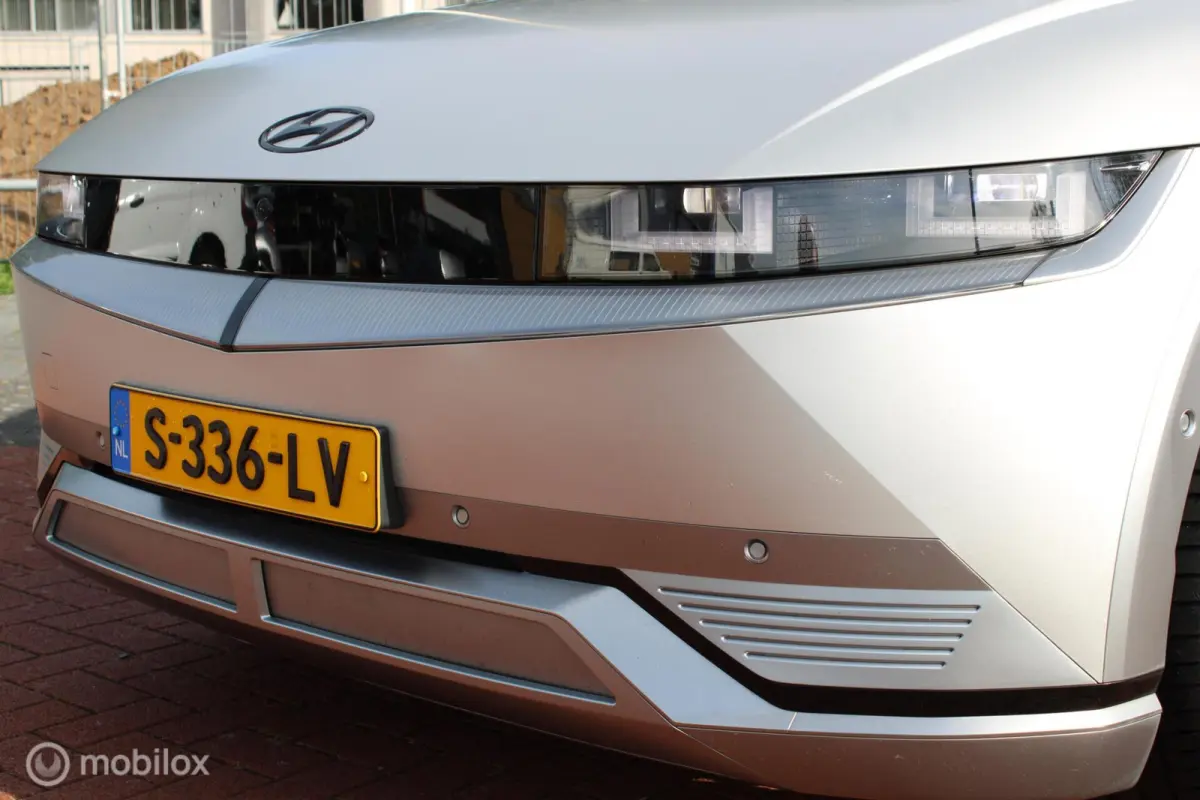 Lounge 77.4 kWh, Panoramadak, Leer, Stoelverwarming + Koeling, Donker glas, Mat grijs, 20 Inch LMV, Navi, App connect, Head-up display, Alle opties !!