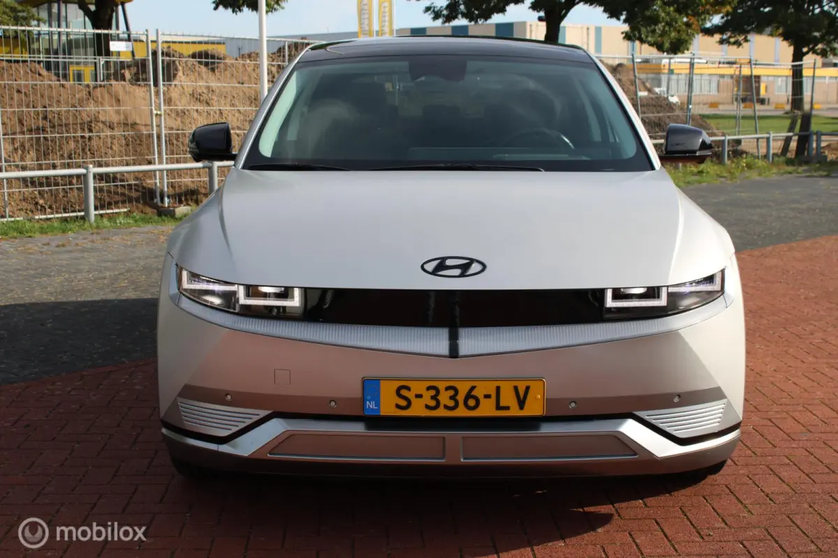 Lounge 77.4 kWh, Panoramadak, Leer, Stoelverwarming + Koeling, Donker glas, Mat grijs, 20 Inch LMV, Navi, App connect, Head-up display, Alle opties !!