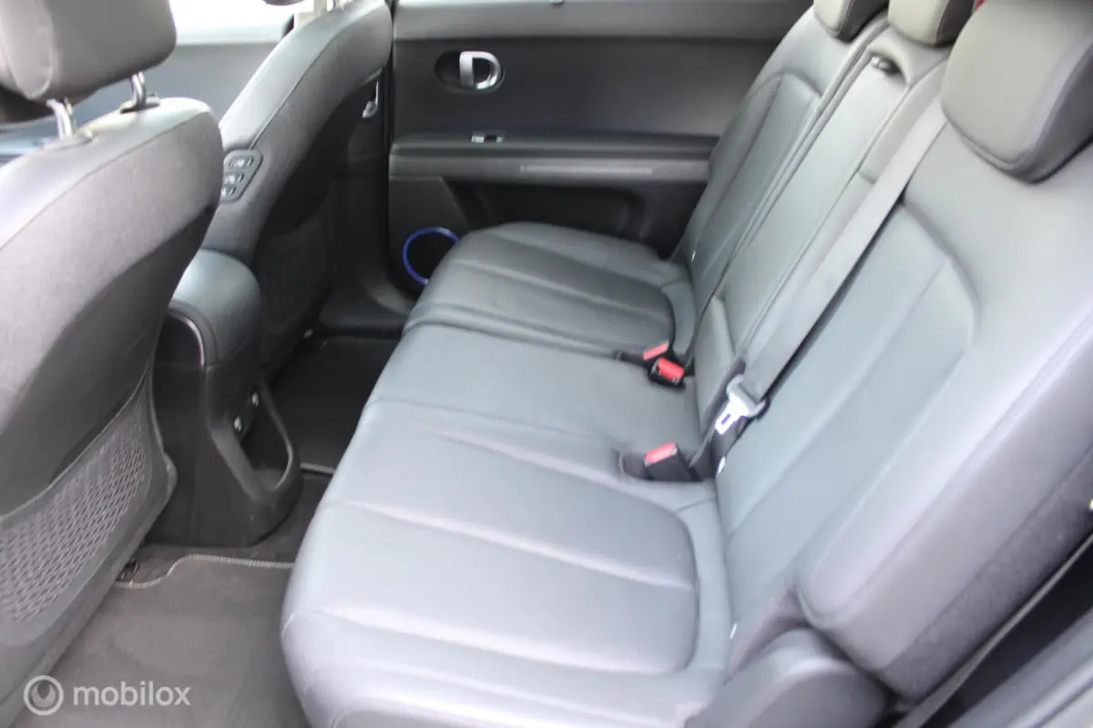 Lounge 77.4 kWh, Panoramadak, Leer, Stoelverwarming + Koeling, Donker glas, Mat grijs, 20 Inch LMV, Navi, App connect, Head-up display, Alle opties !!
