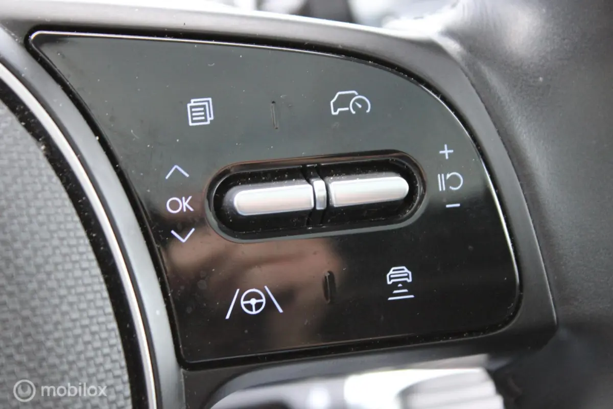 Lounge 77.4 kWh, Panoramadak, Leer, Stoelverwarming + Koeling, Donker glas, Mat grijs, 20 Inch LMV, Navi, App connect, Head-up display, Alle opties !!