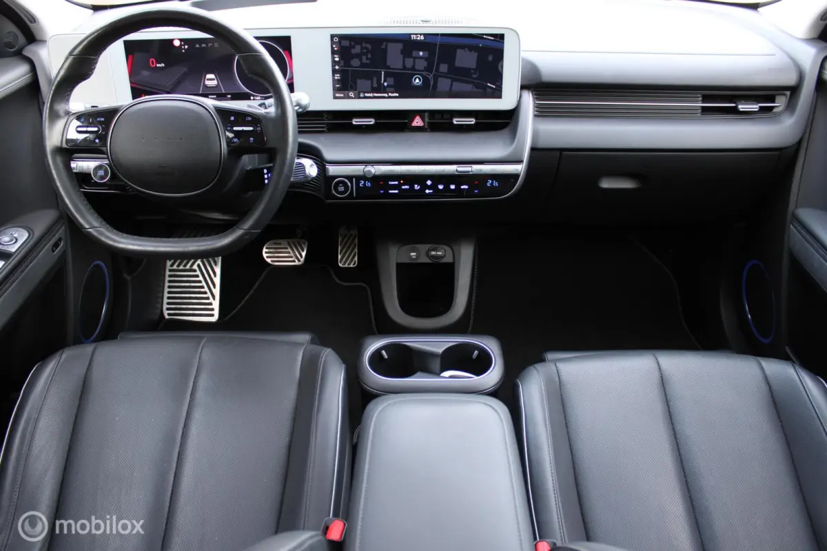 Lounge 77.4 kWh, Panoramadak, Leer, Stoelverwarming + Koeling, Donker glas, Mat grijs, 20 Inch LMV, Navi, App connect, Head-up display, Alle opties !!