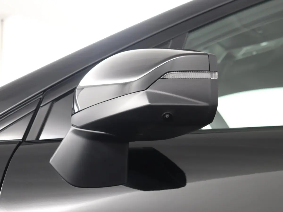techno full hybrid E-Tech 160 pk | pack winter, safety & parking | lichtmetalen wielen 18""rythmic" | verlenging connected services openR link met twee jaar |