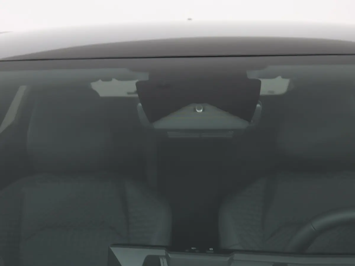 techno full hybrid E-Tech 160 pk | pack winter, safety & parking | lichtmetalen wielen 18""rythmic" | verlenging connected services openR link met twee jaar |