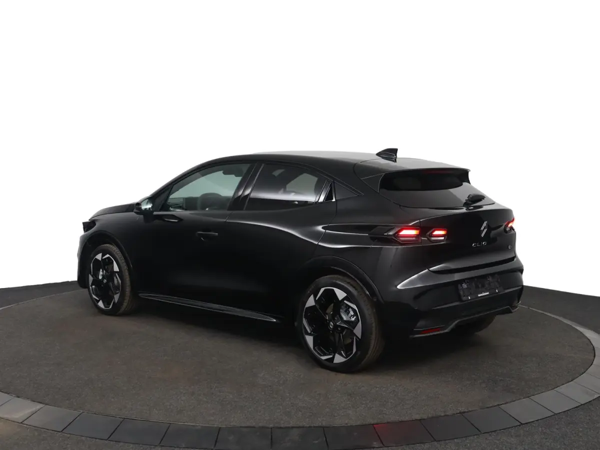 techno full hybrid E-Tech 160 pk | pack winter, safety & parking | lichtmetalen wielen 18""rythmic" | verlenging connected services openR link met twee jaar |