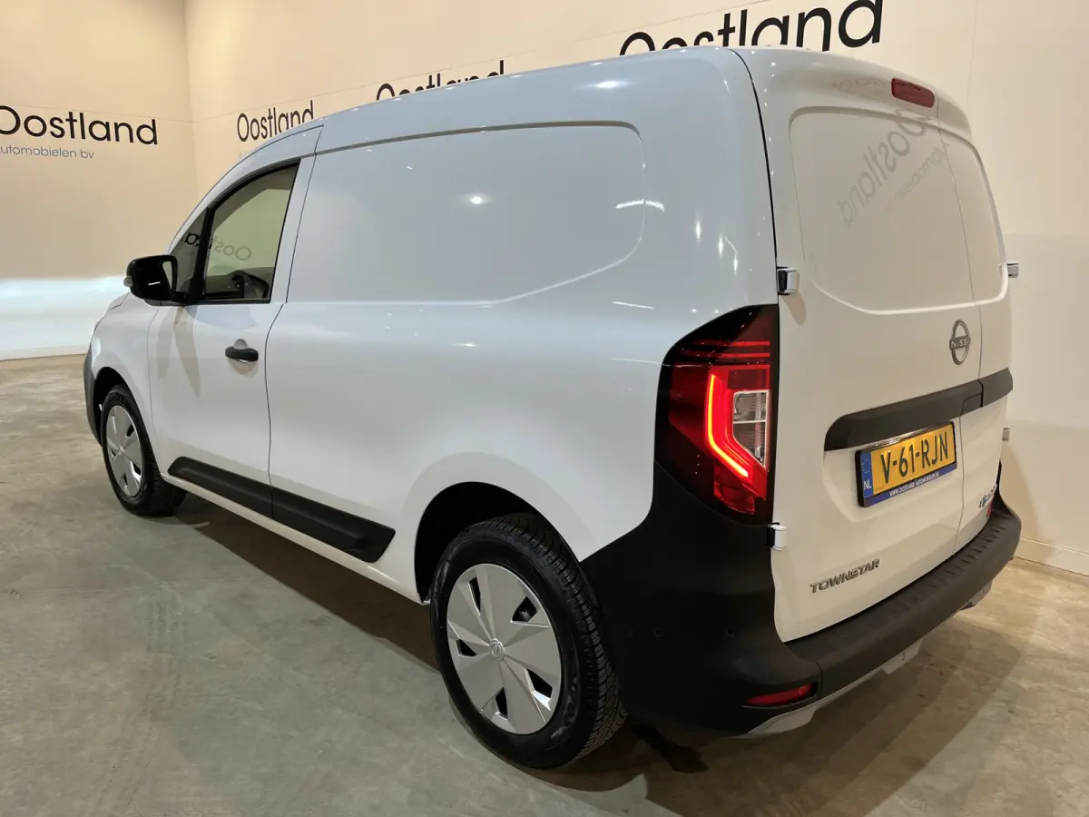 N-Connecta L1 44 kWh / 100% elektrisch !! / SOH 99% / Airco / Cruise Control / CarPlay / Camera / 4.900 KM !!