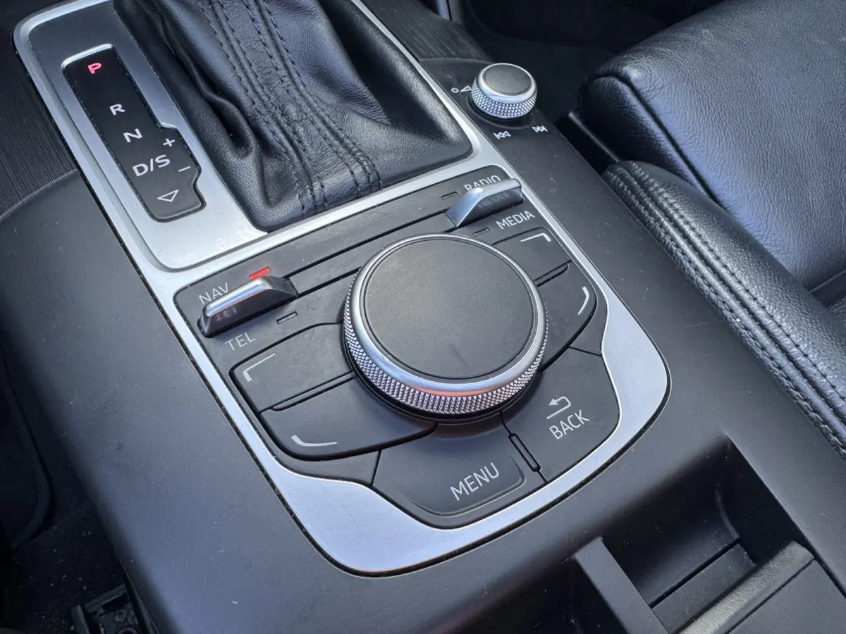 2.0 TDI S-line / Aut /Sport leder / Bi-Xenon / Stl verw / Navi / Top onderhouden!
