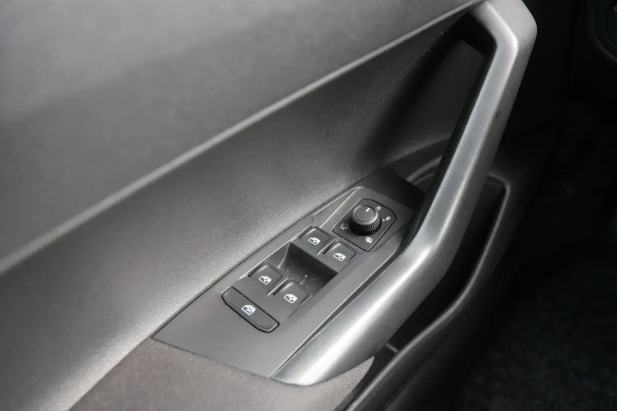 1.0 TSI 95pk DSG Life Edition | App Connect | Clima | Parkeersensoren