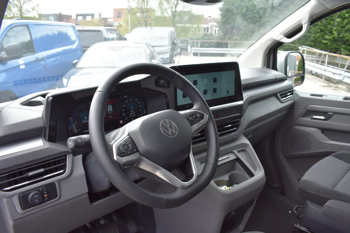2.0 TDI 170PK Automaat L1 28 Bulli | CAMERA | NAVI | MATRIX LED | APP.CONNECT | STOEL.VERW | DAB | KEYLESS |