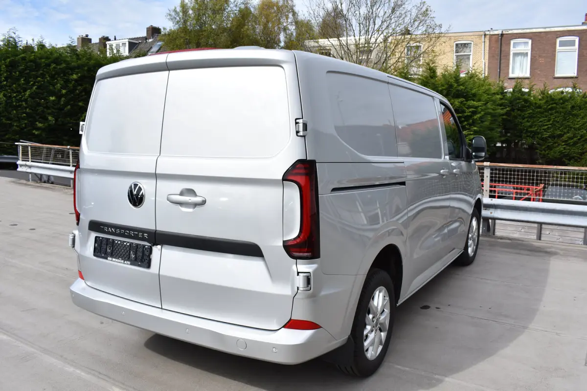 2.0 TDI 170PK Automaat L1 28 Bulli | CAMERA | NAVI | MATRIX LED | APP.CONNECT | STOEL.VERW | DAB | KEYLESS |