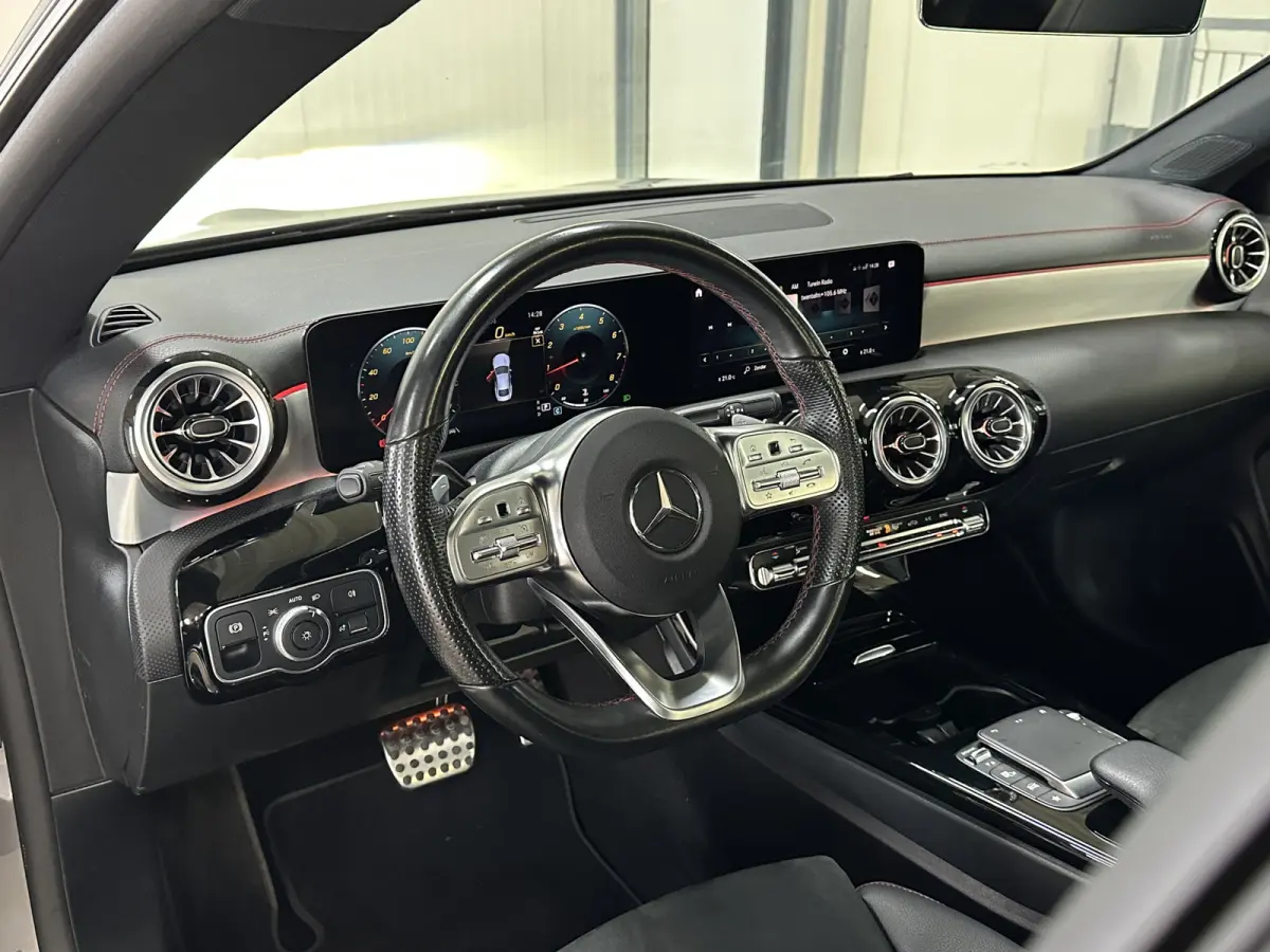 200 AMG Line | Pano | El. stoelen | LED |