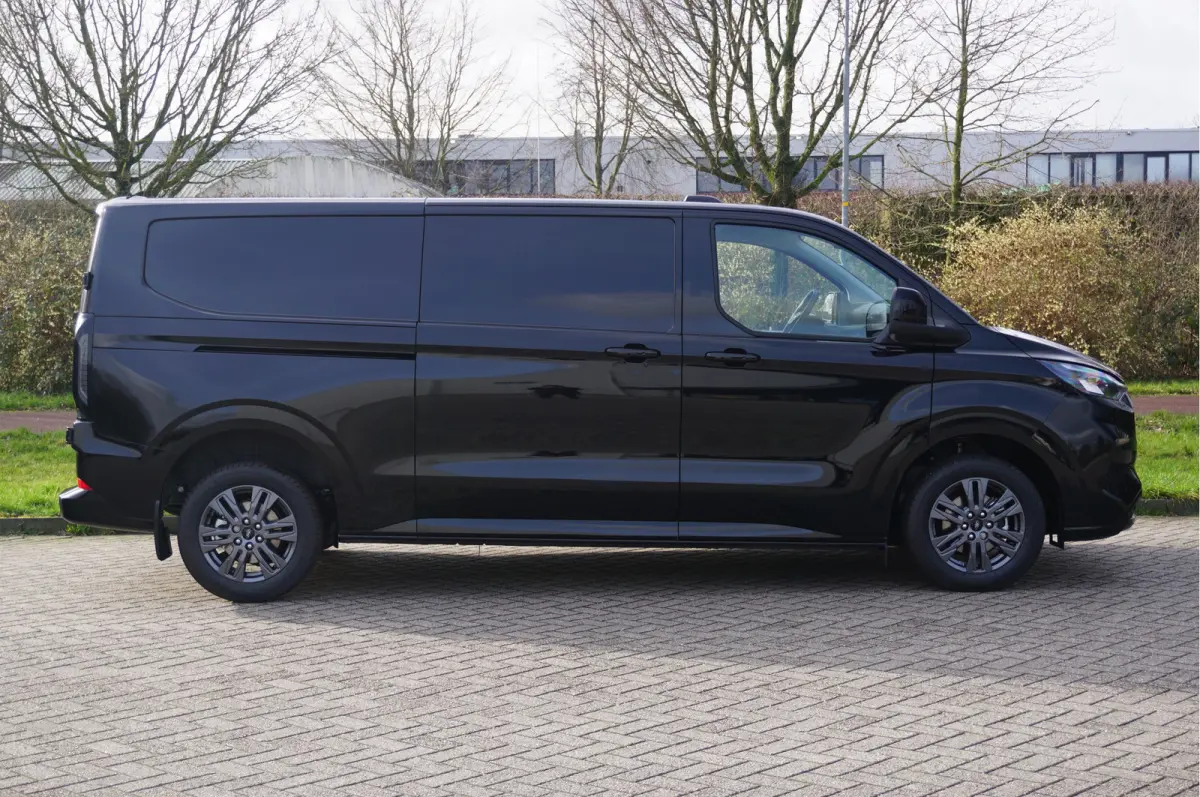 320L 218PK 71KWH Limited Elektrisch AUT BPM VRIJ!! Navi, ACC, 360° Cam, 17" LM!! NR. EC30