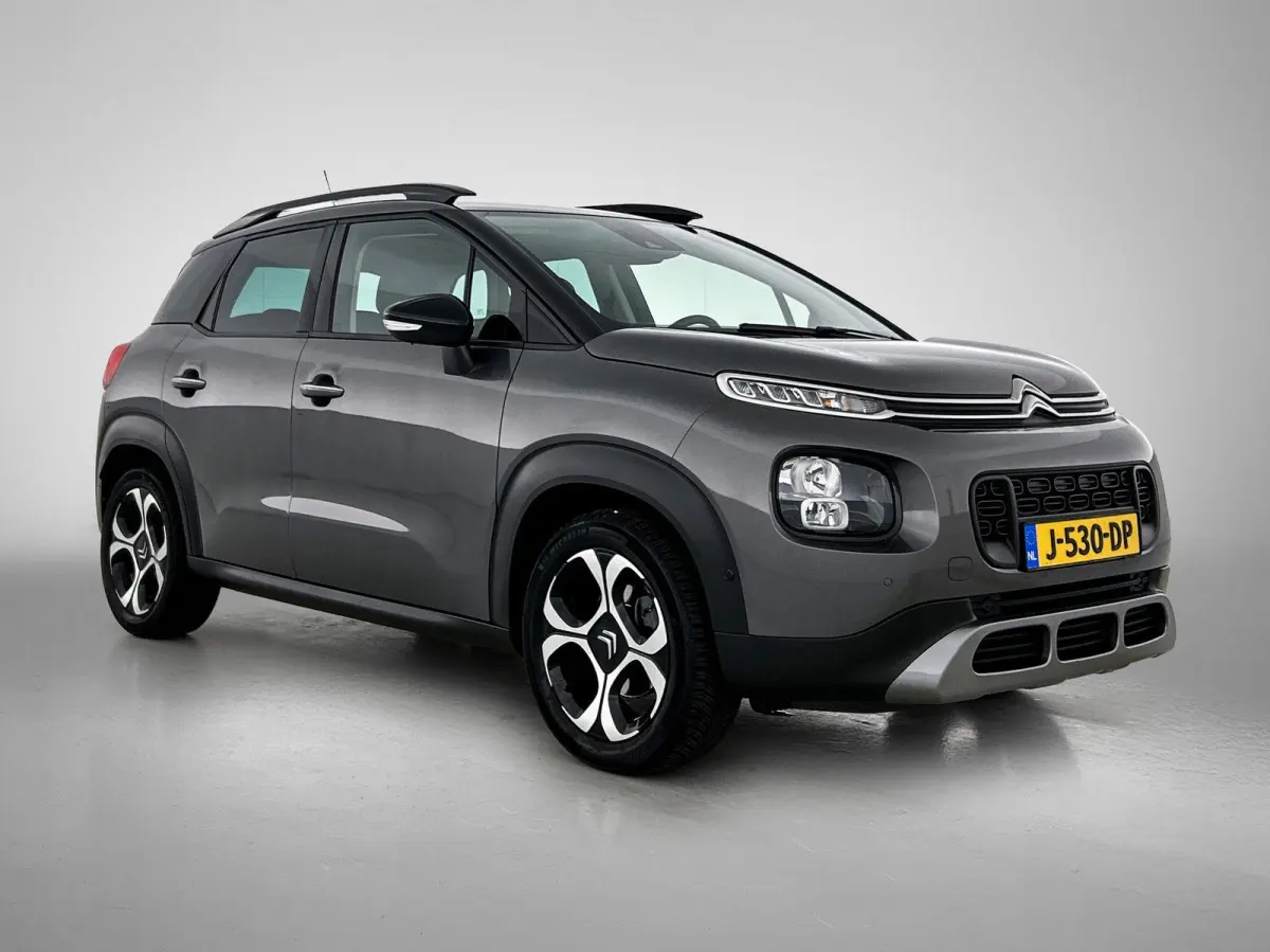 SUV Shine 110pk Automaat | Navigatie | Panoramisch schuif-kanteldak | Achteruitrijcamera | Climate Control | Cruise Control | Parkeersensoren v+a | Apple Carplay / Android Auto | Bluetooth |