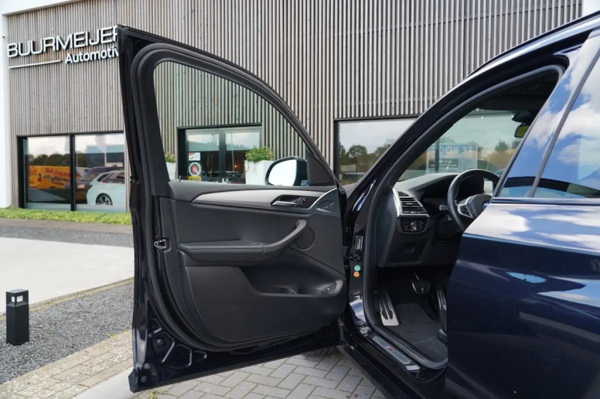 xDrive 30 e M Sport
