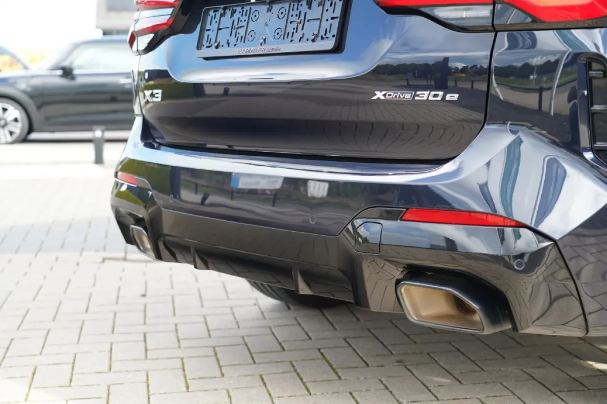 xDrive 30 e M Sport