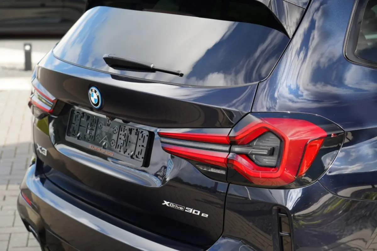 xDrive 30 e M Sport