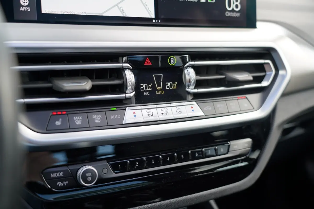 xDrive 30 e M Sport