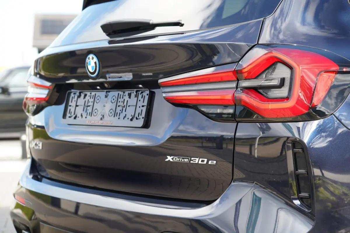 xDrive 30 e M Sport