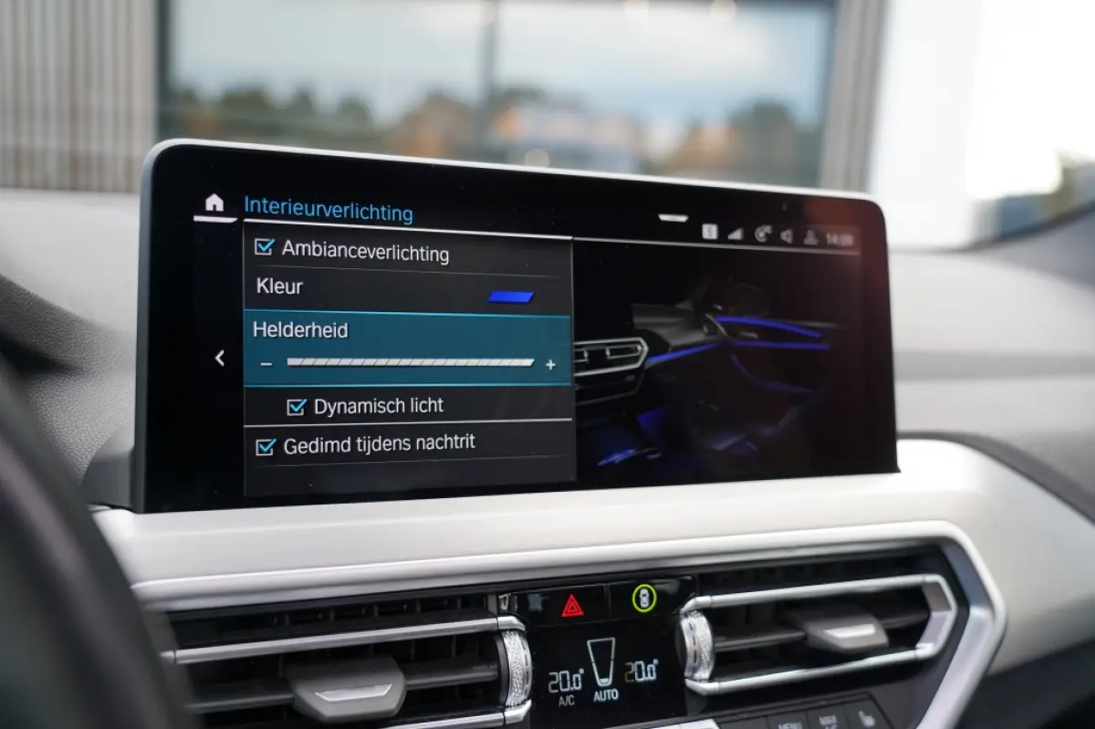 xDrive 30 e M Sport