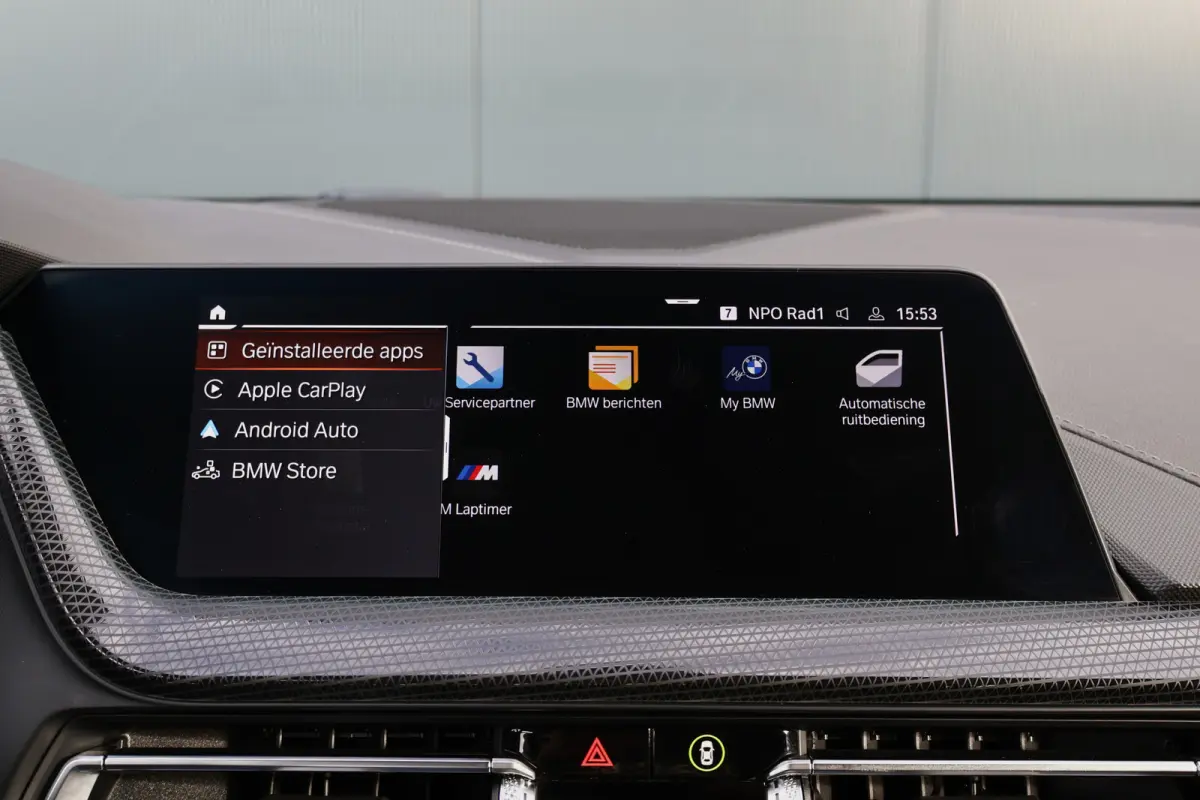 118i Sportline Automaat | Leer | Stoelverwarming | 18 Inch | Camera | Live Cockpit Plus | Apple Carplay / Android Auto
