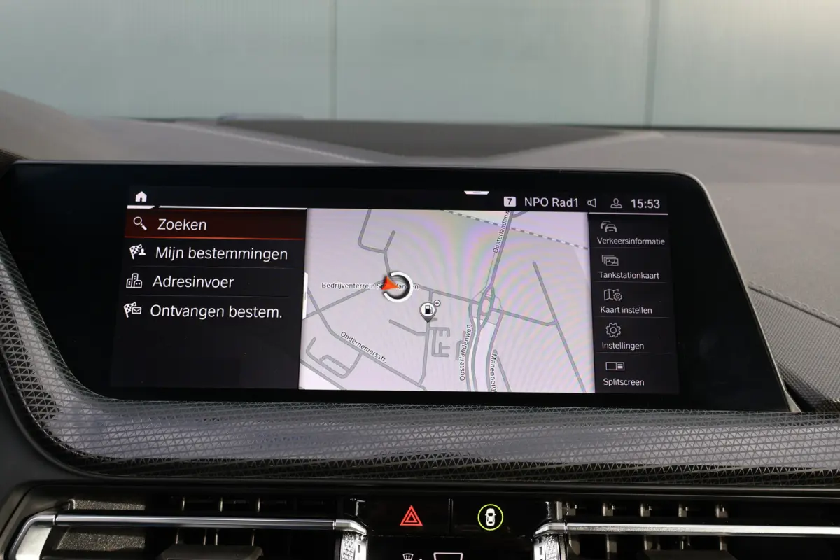118i Sportline Automaat | Leer | Stoelverwarming | 18 Inch | Camera | Live Cockpit Plus | Apple Carplay / Android Auto