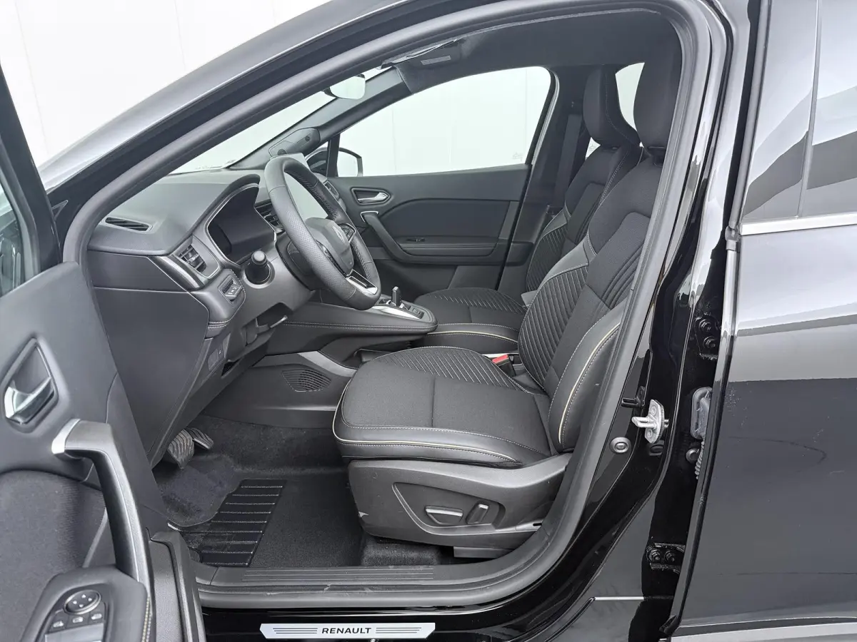 iconic full hybrid E-Tech 160 | Achteruitrijcamera | Active driver assist | Elektrisch verwarmbare voorstoelen