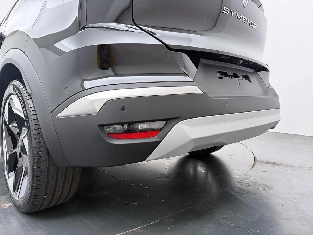 iconic full hybrid E-Tech 160 | Achteruitrijcamera | Active driver assist | Elektrisch verwarmbare voorstoelen